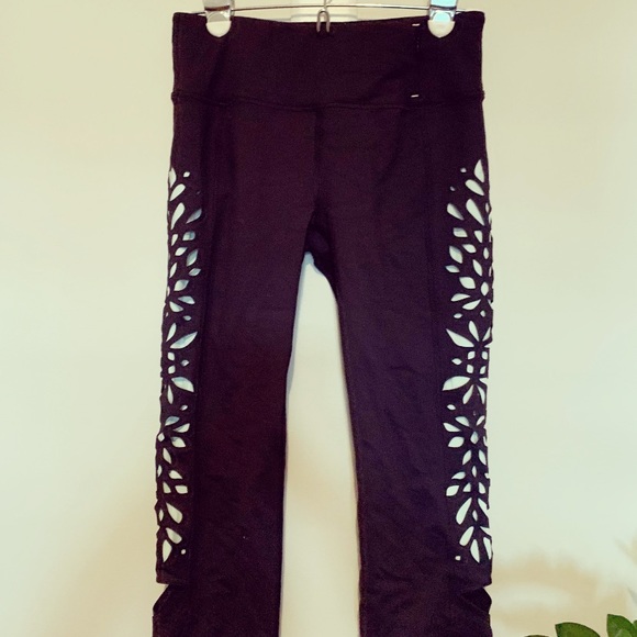 CALIA by Carrie Underwood Pants - CALIA crop leggings